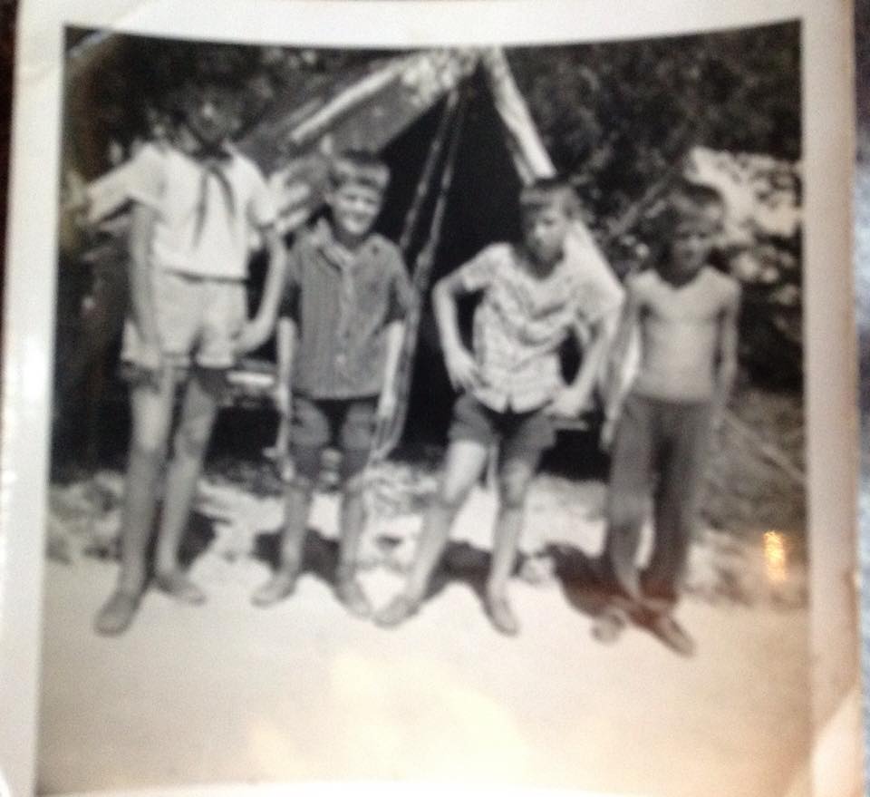 1965. Borsfa, valkonyai gyerekek tábora Balatonedericsen.
